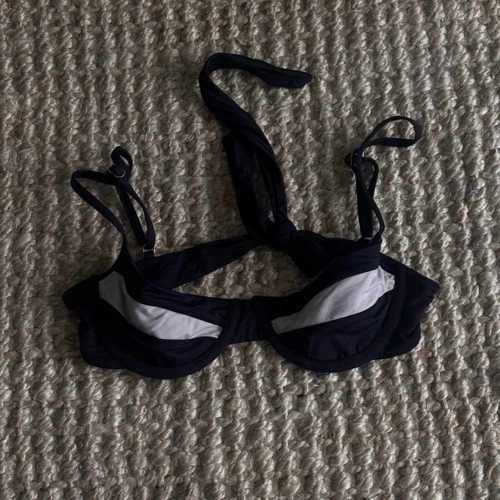 Monday swimwear Black and White Women's Bikini Top
